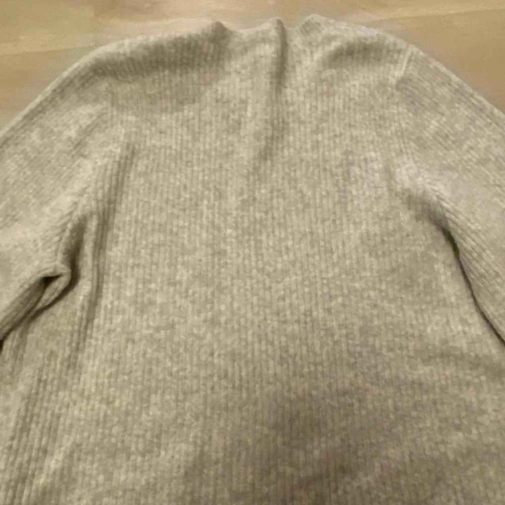J Crew Puff Sleeve Extra Soft Sweater - Picture 5 of 8